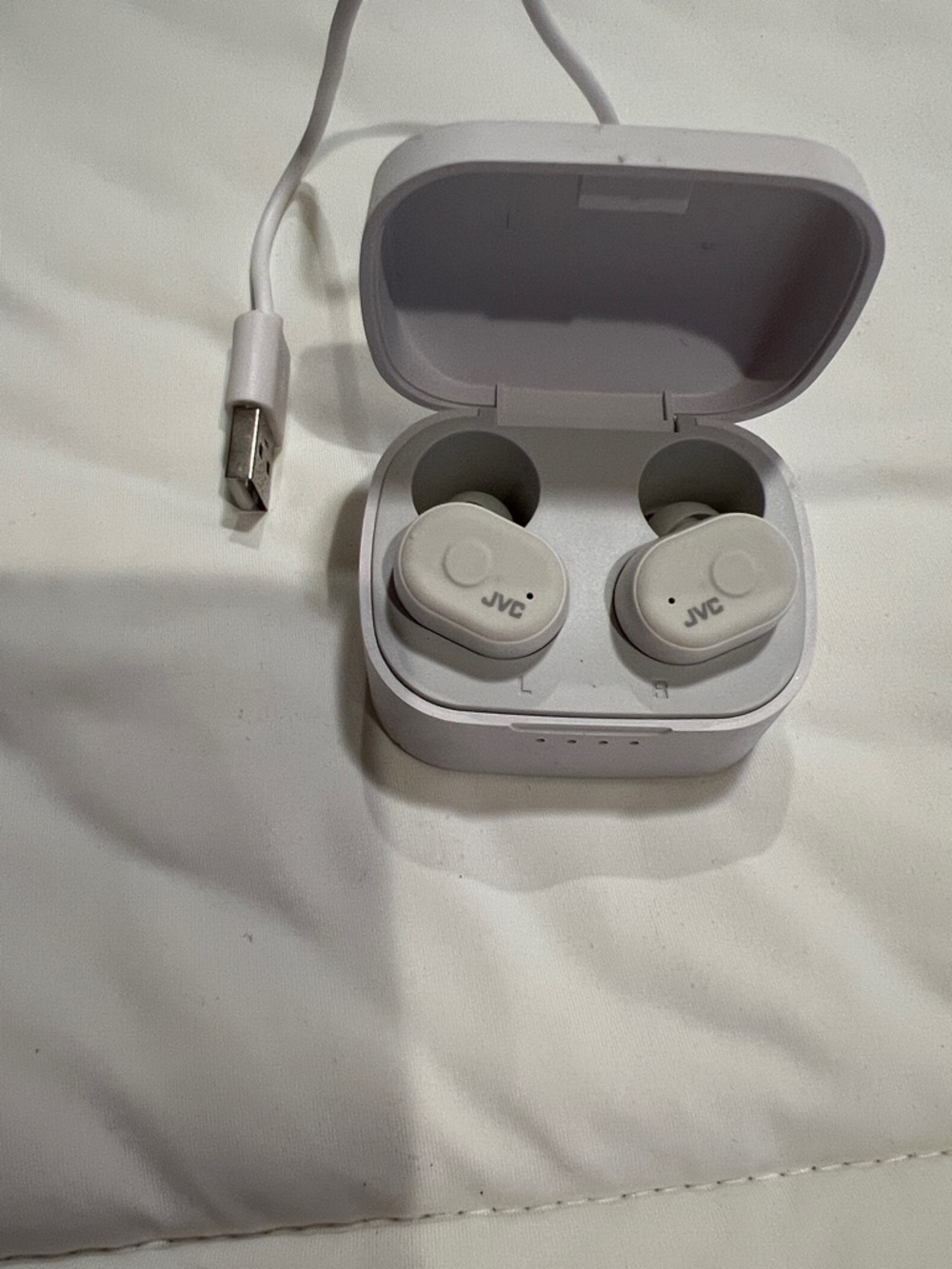 JVC Wireless Headphones - Picture 2 of 3